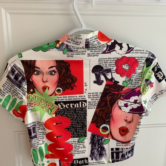 SHEIN Mock-neck Pop Art Print Crop Top - Picture 4 of 4